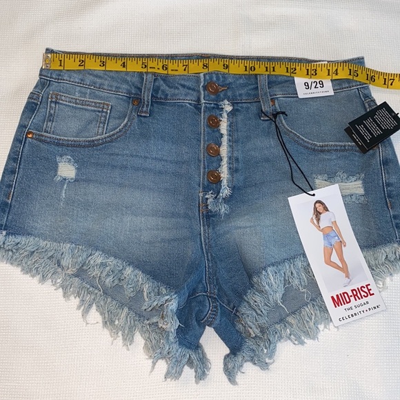 Celebrity Pink Mid Rise The Sugar Distressed Jeans Shorts Size 9 / 29 - Picture 6 of 10